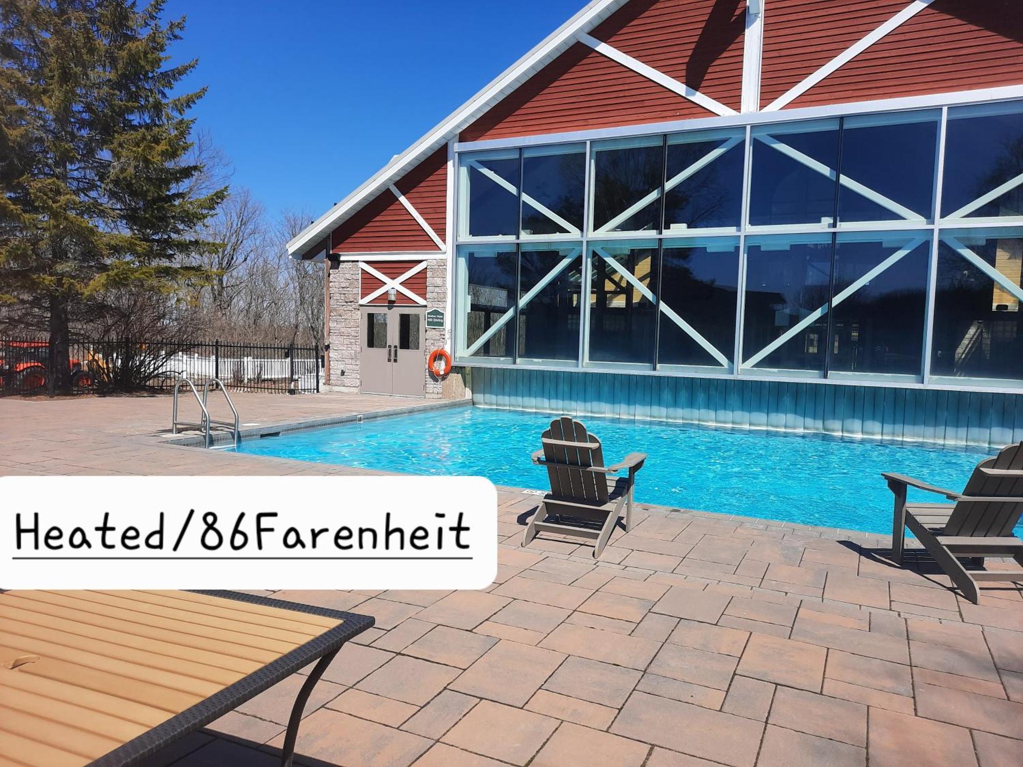 Margarita Vacation Getaway Apartment Oro-Medonte Bagian luar foto
